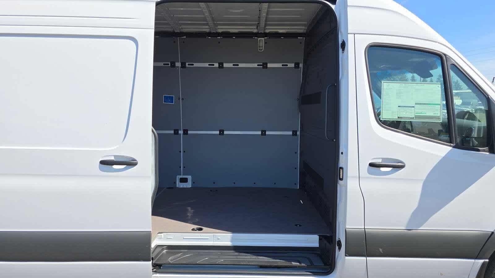 2026 Mercedes-Benz Sprinter Cargo Van 2500 High Roof I4 Diesel HO 170 Extended RWD