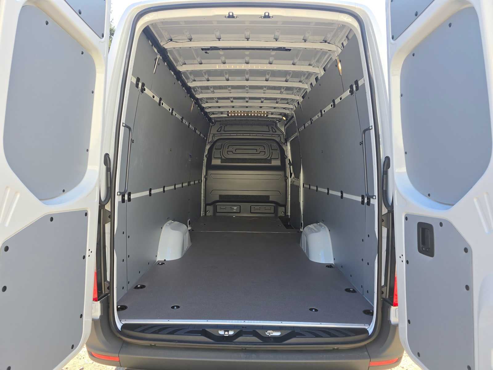 2026 Mercedes-Benz Sprinter Cargo 2500 High Roof I4 Diesel HO 170 Extended RWD