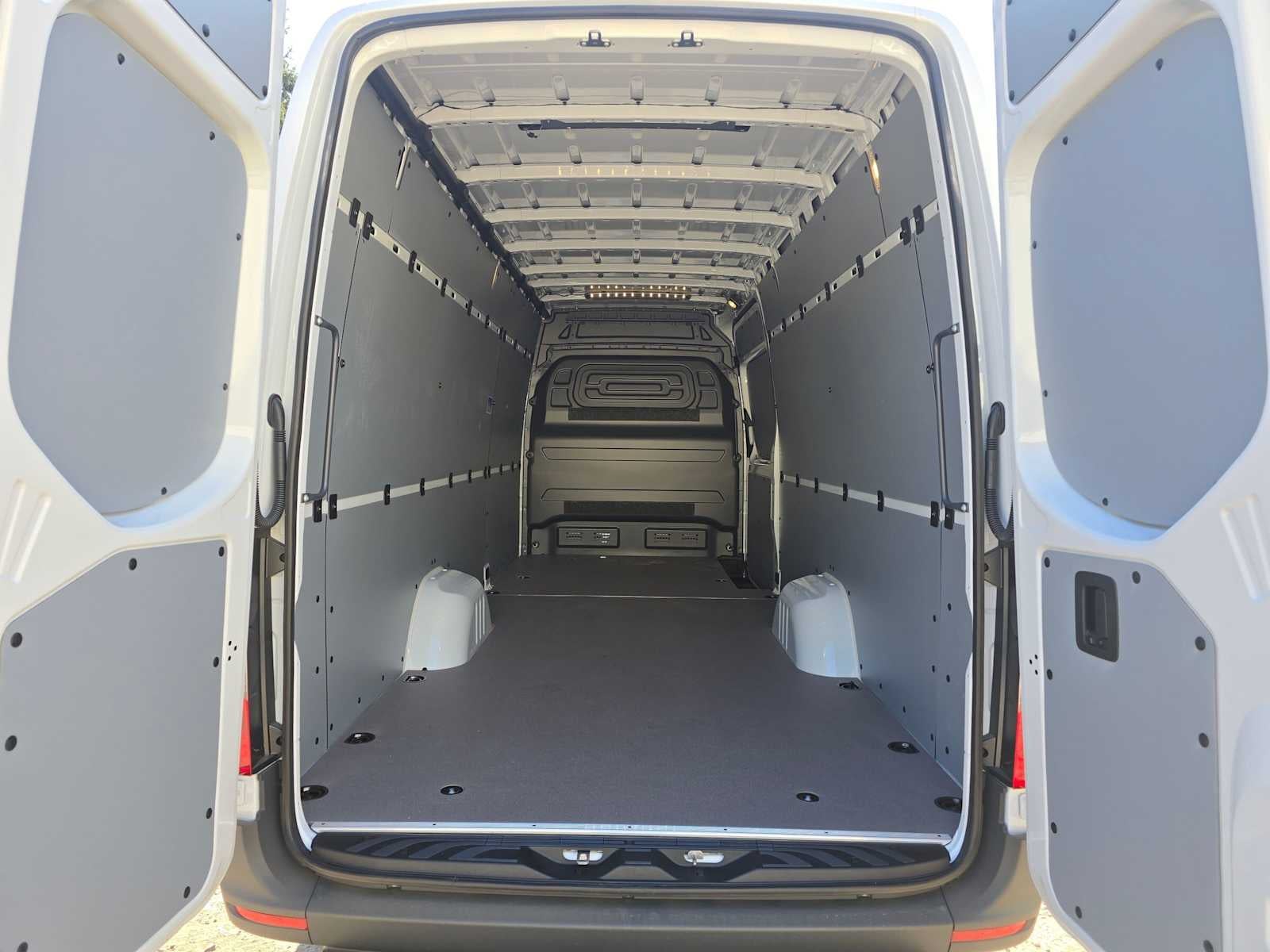 2026 Mercedes-Benz Sprinter Cargo 2500 High Roof I4 Diesel HO 170 Extended RWD