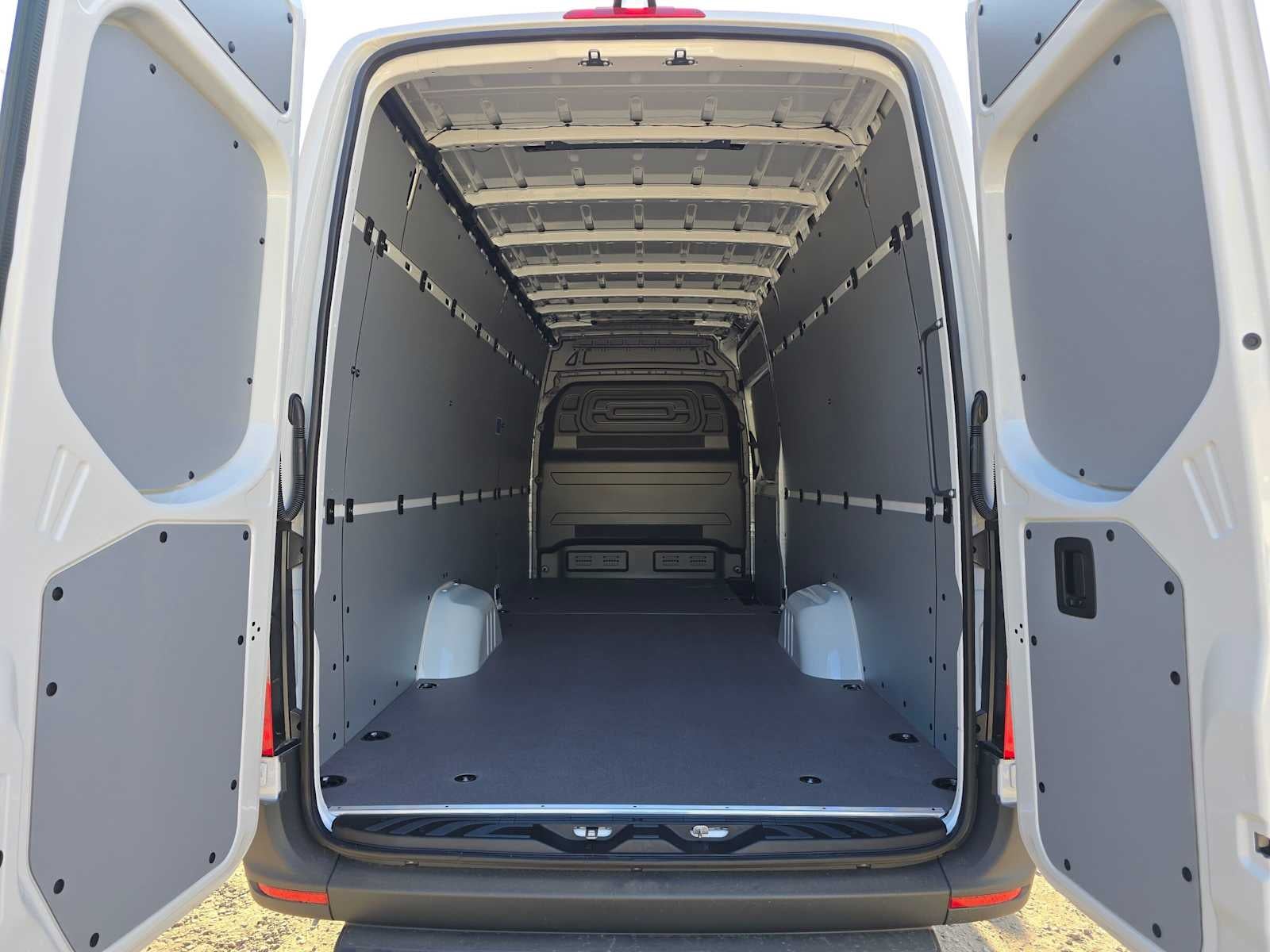 2026 Mercedes-Benz Sprinter Cargo 2500 High Roof I4 Diesel HO 170 Extended RWD