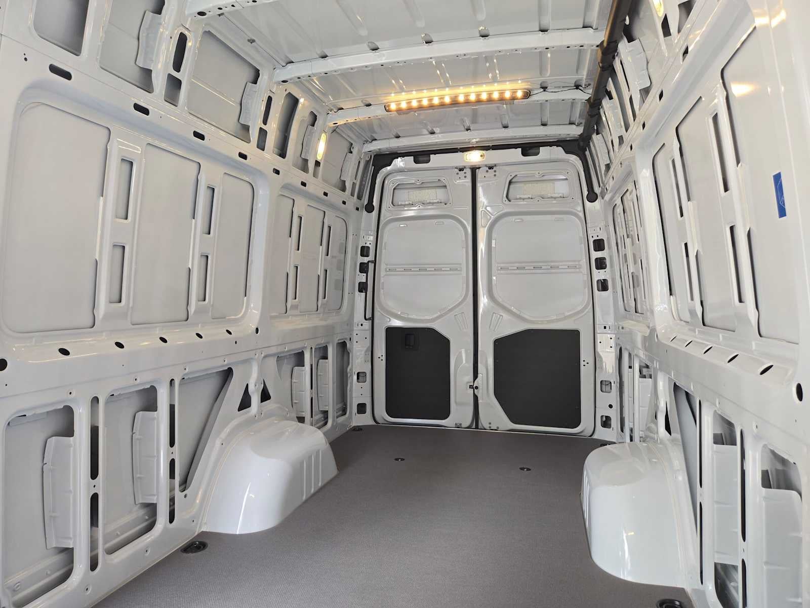 2026 Mercedes-Benz Sprinter Cargo 3500 High Roof I4 Diesel HO 170 RWD