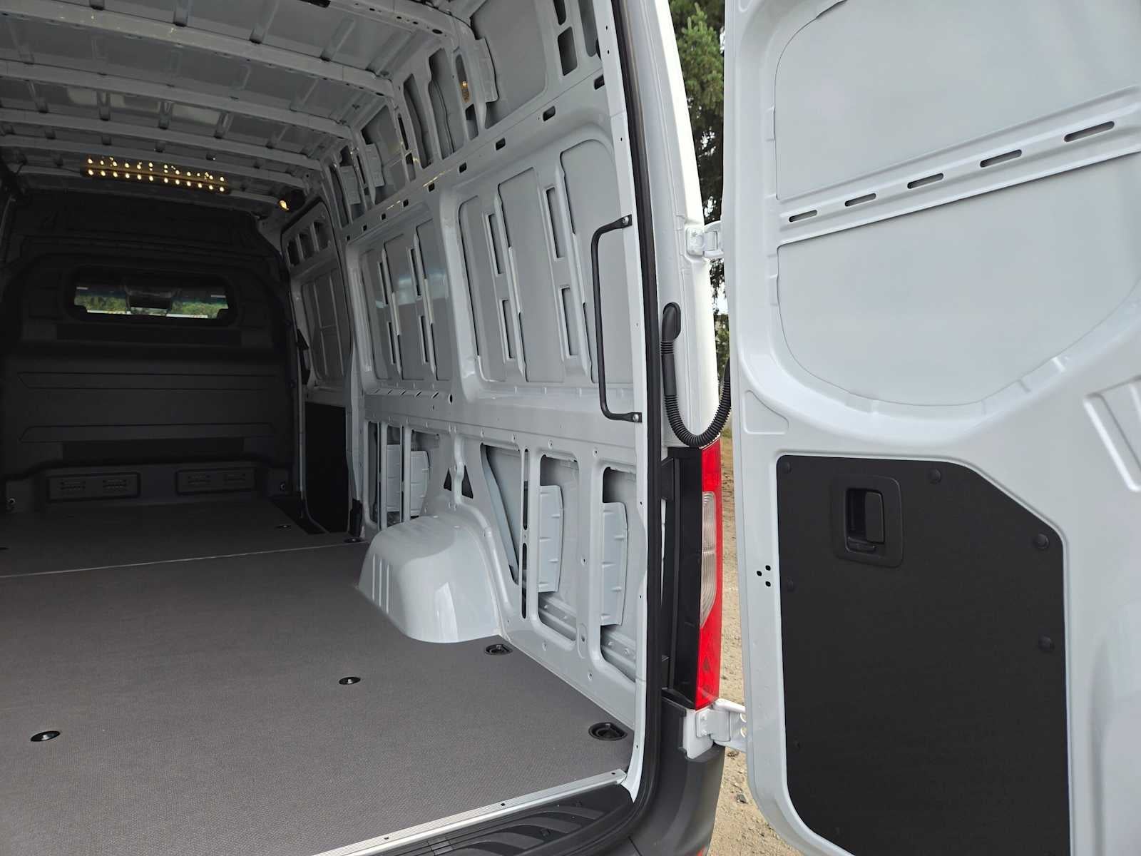 2026 Mercedes-Benz Sprinter Cargo 3500 High Roof I4 Diesel HO 170 RWD