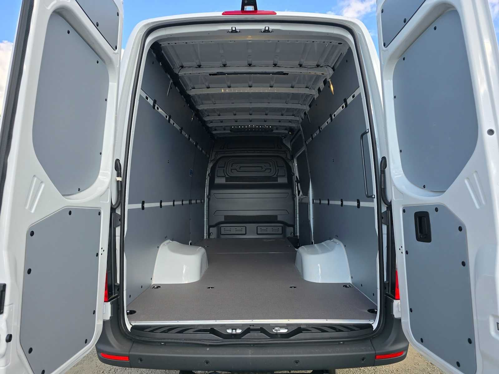 2026 Mercedes-Benz Sprinter Cargo 3500 High Roof I4 Diesel HO 170 RWD