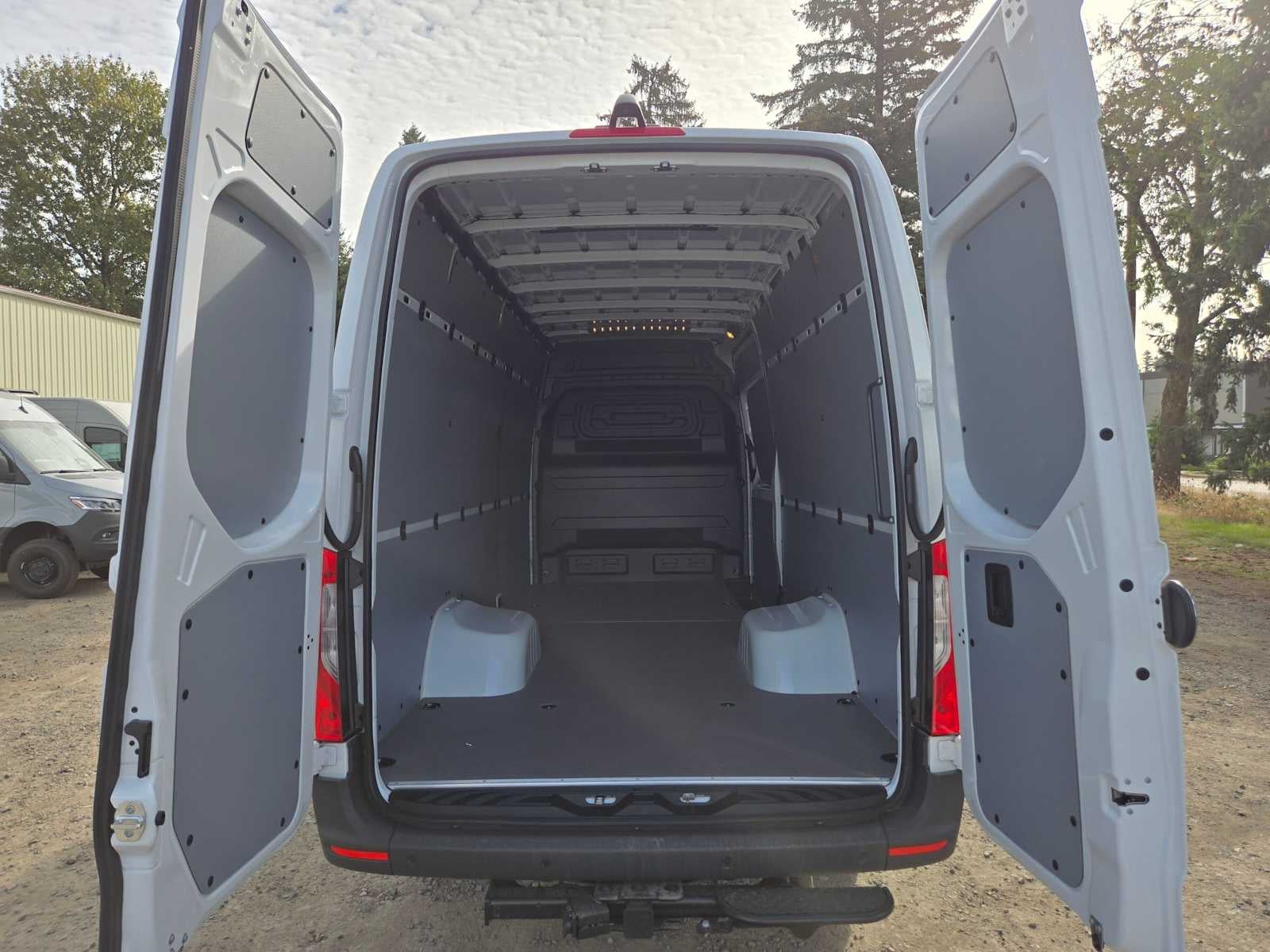 2026 Mercedes-Benz Sprinter Cargo 3500 High Roof I4 Diesel HO 170 RWD