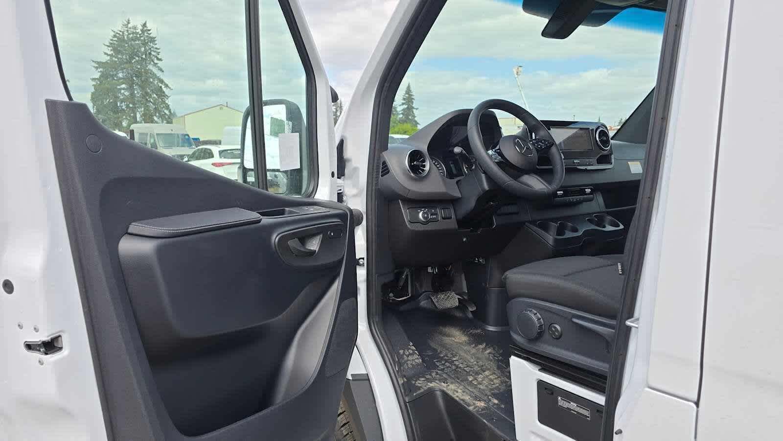 2026 Mercedes-Benz Sprinter Cargo Van 3500 High Roof I4 Diesel HO 170 Extended RWD