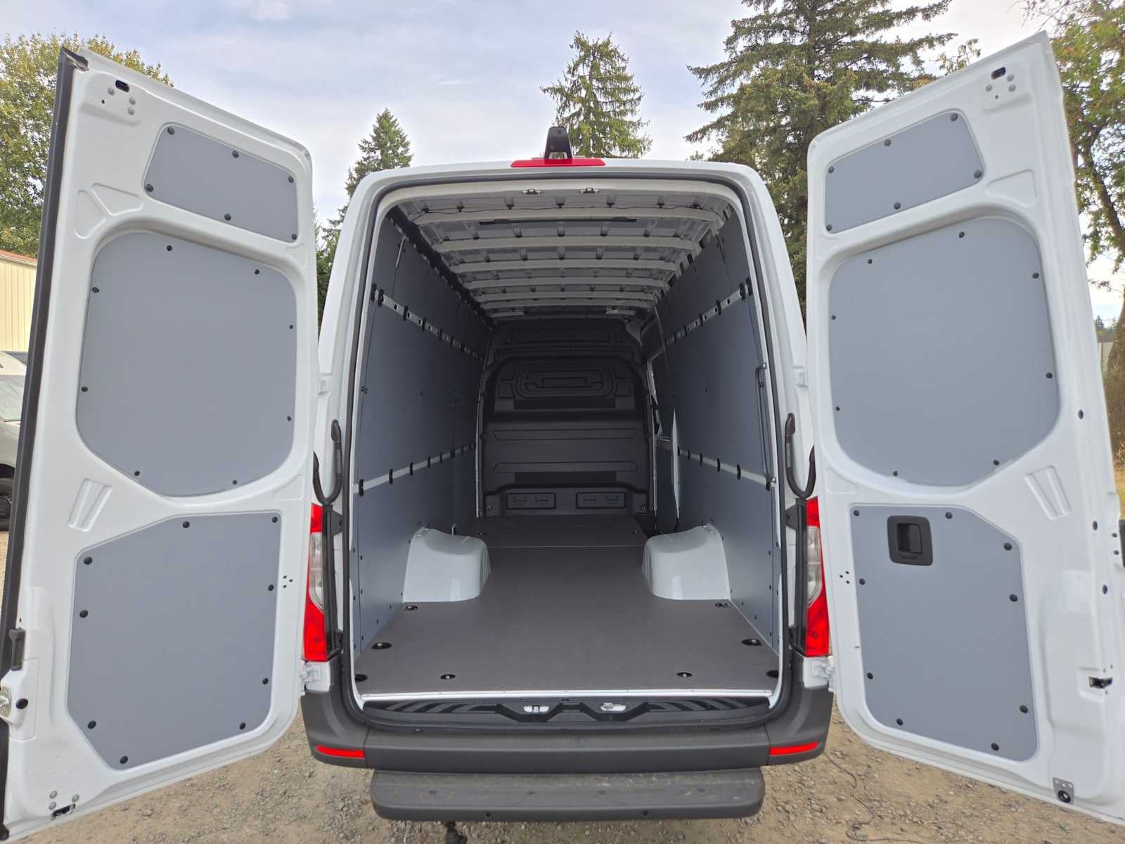 2026 Mercedes-Benz Sprinter Cargo 3500 High Roof I4 Diesel HO 170 Extended RWD