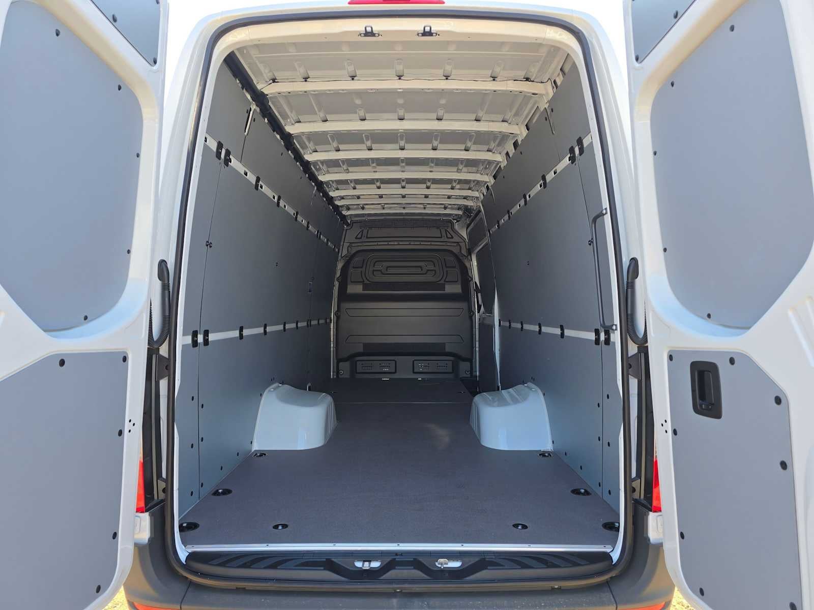 2026 Mercedes-Benz Sprinter Cargo Van 3500XD High Roof I4 Diesel HO 170 Extended RWD