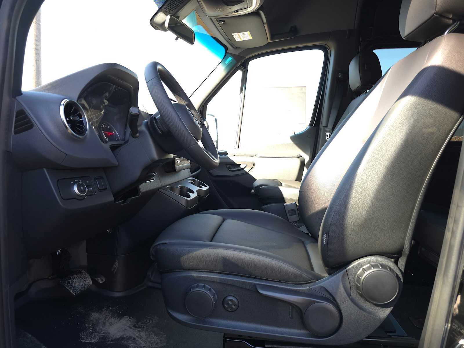 2025 Mercedes-Benz Sprinter Passenger Van 2500 Standard Roof I4 Diesel 144" RWD