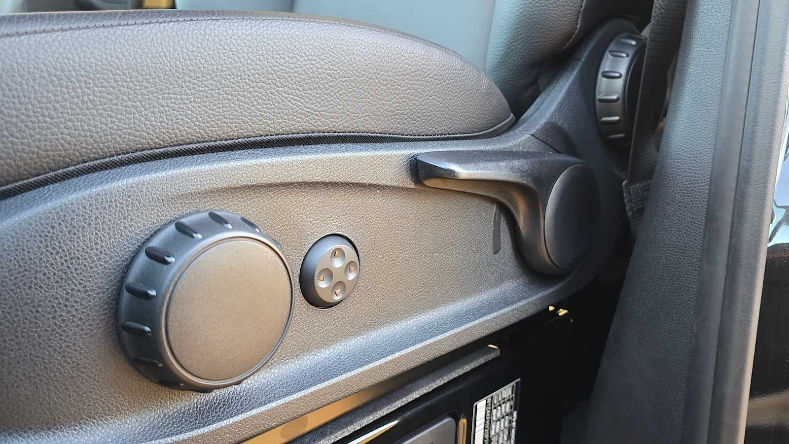 2025 Mercedes-Benz Sprinter Passenger Van 2500 Standard Roof I4 Diesel 144" RWD