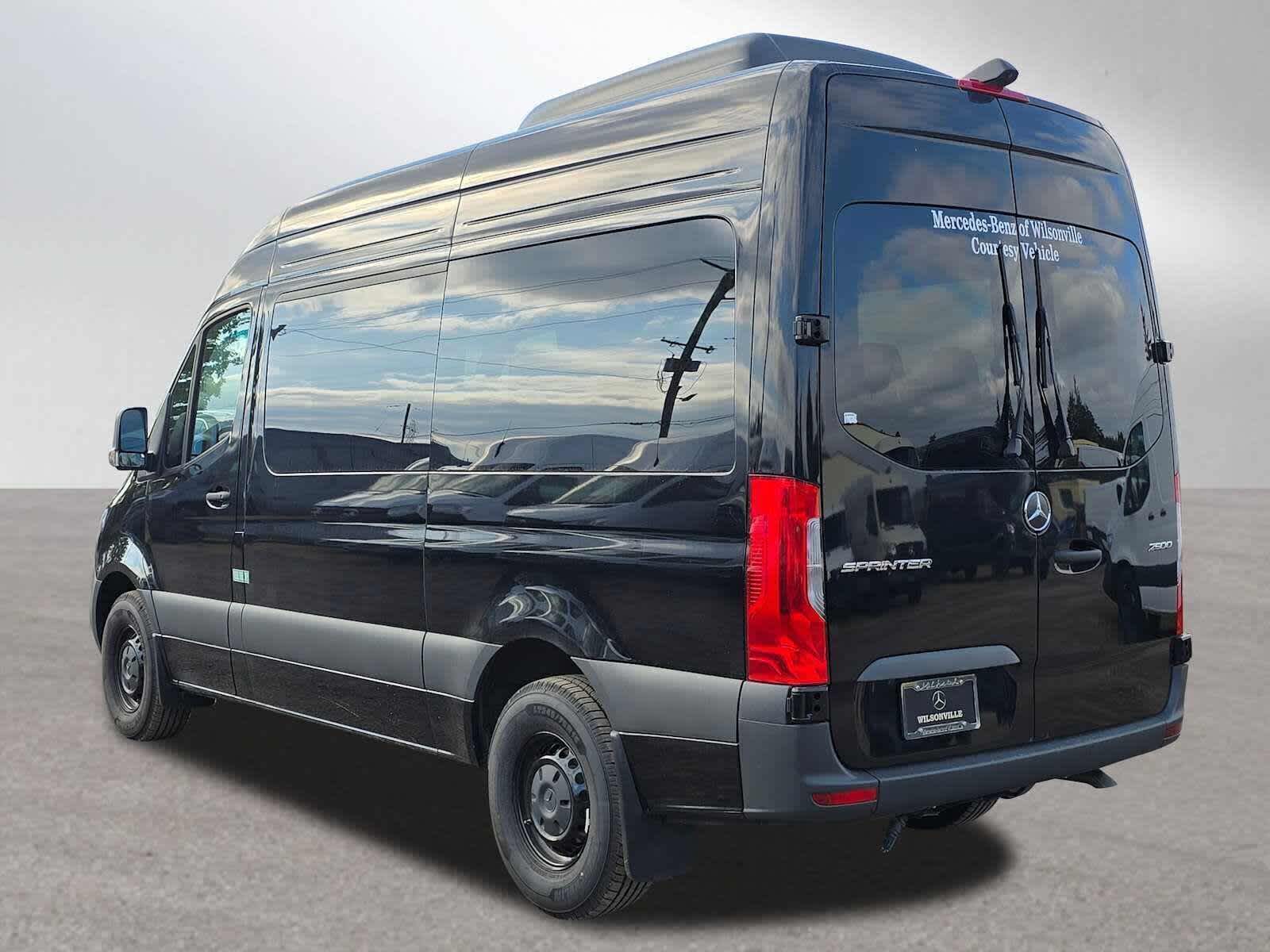2025 Mercedes-Benz Sprinter Passenger Van 2500 Standard Roof I4 Diesel HO 144 RWD