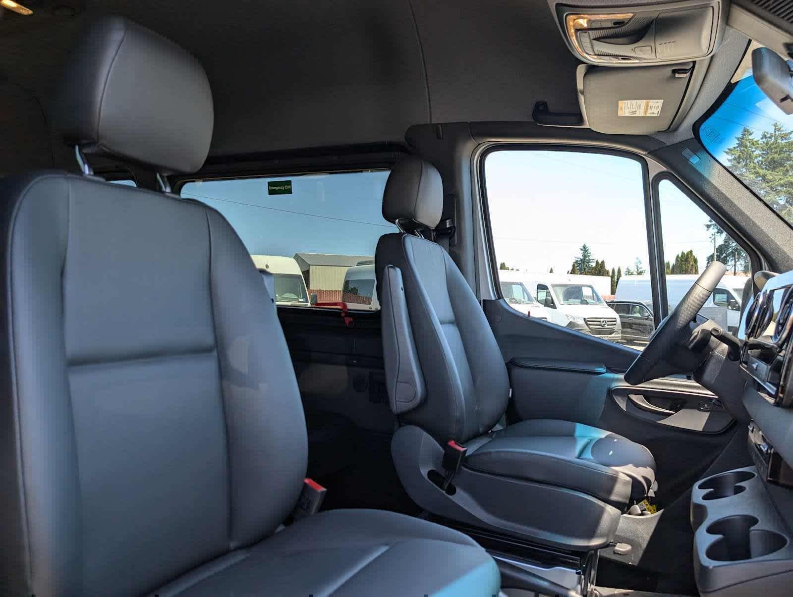 2025 Mercedes-Benz Sprinter Passenger Van 2500 Standard Roof I4 Diesel HO 144 RWD