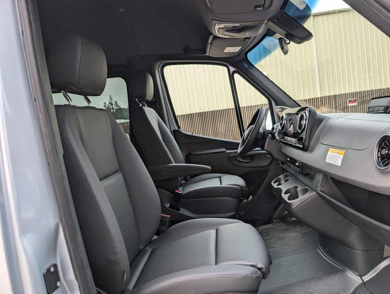 2025 Mercedes-Benz Sprinter Passenger Van 2500 Standard Roof I4 Diesel HO 144 RWD