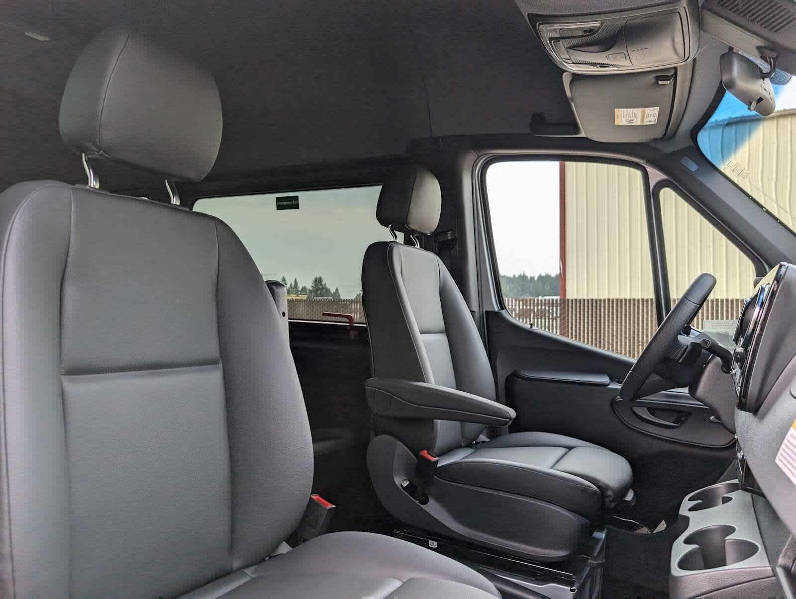 2025 Mercedes-Benz Sprinter Passenger Van 2500 Standard Roof I4 Diesel HO 144 RWD