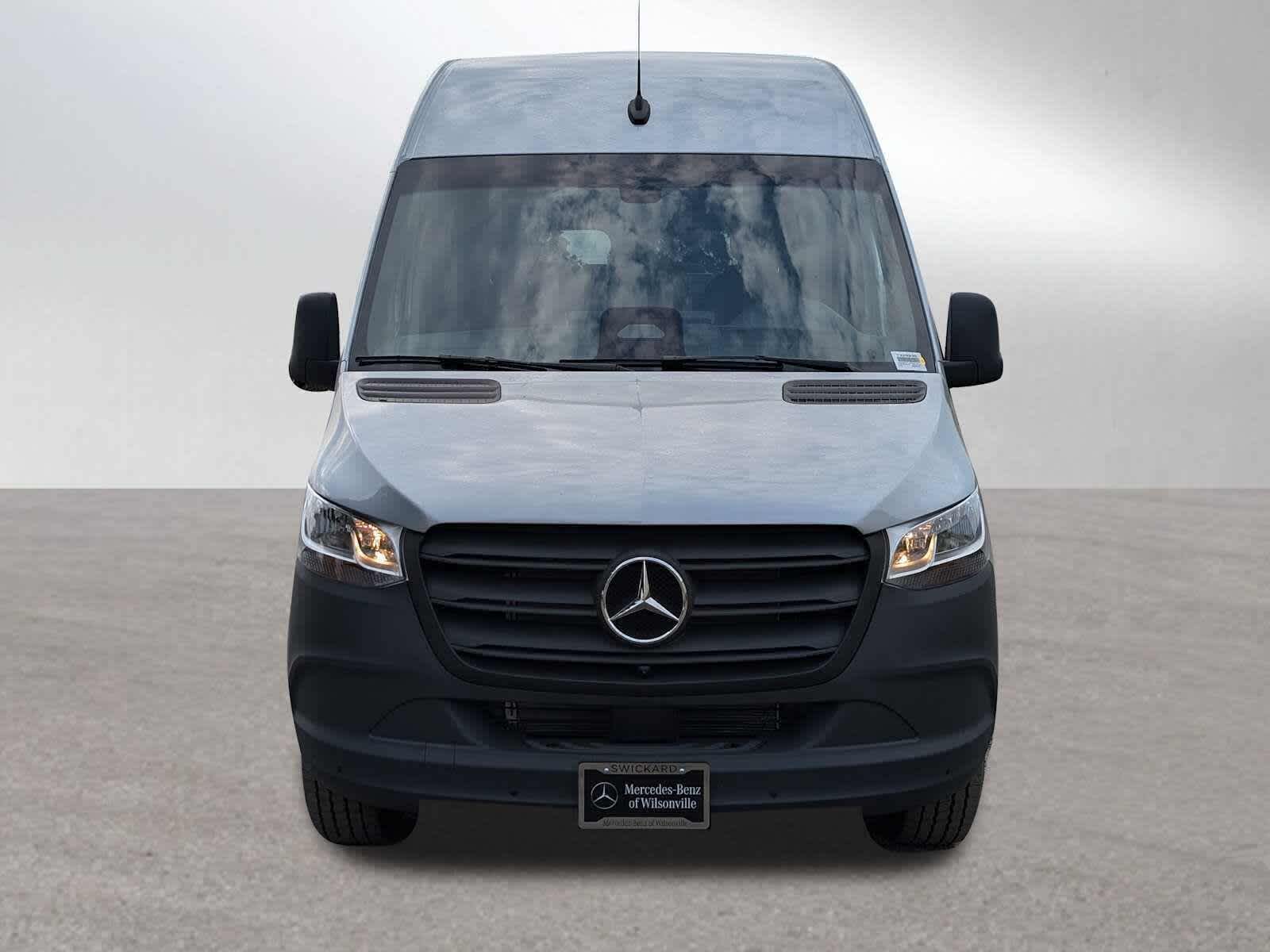 2025 Mercedes-Benz Sprinter Passenger Van 2500 Standard Roof I4 Diesel HO 144 RWD