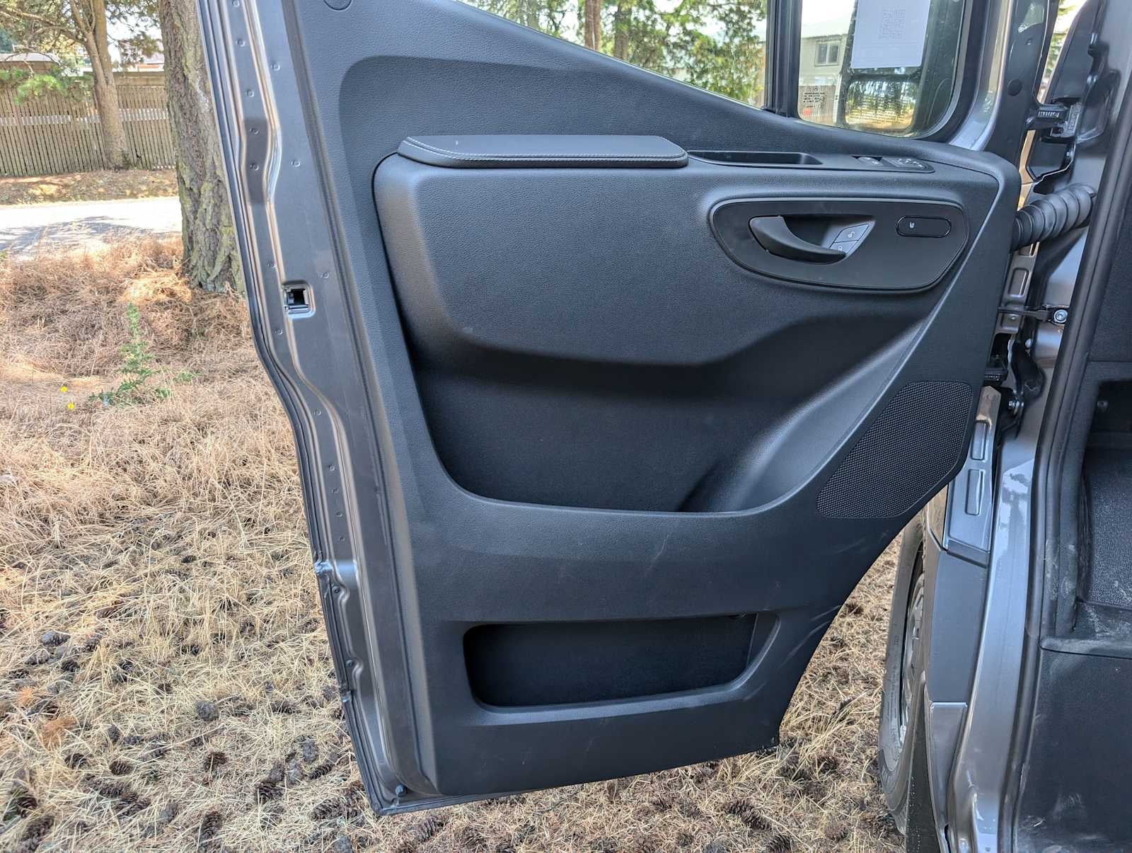 2025 Mercedes-Benz Sprinter Passenger Van 2500 Standard Roof I4 Diesel HO 144" RWD