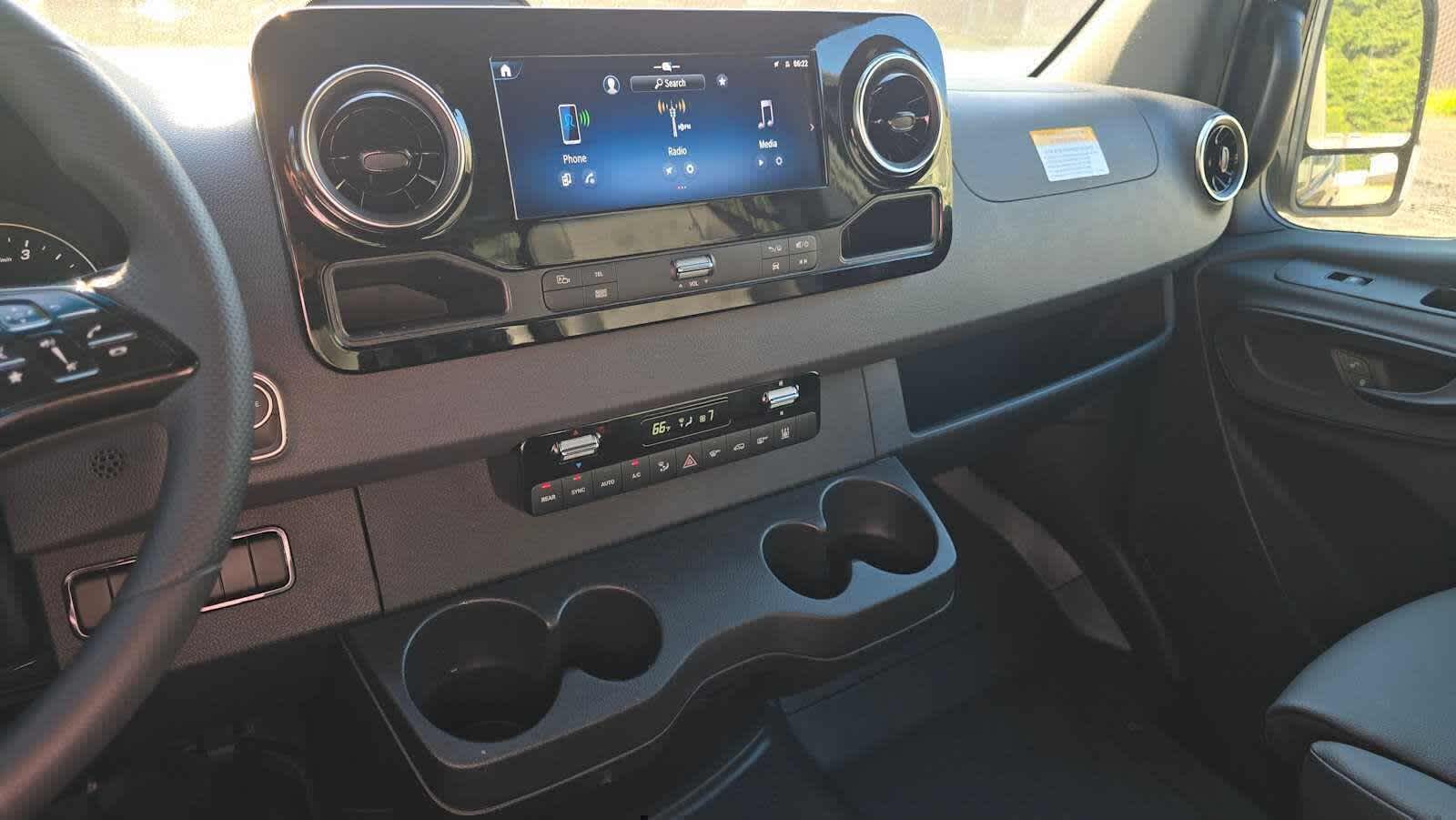 2025 Mercedes-Benz Sprinter Passenger Van 2500 Standard Roof I4 Diesel HO 144 RWD
