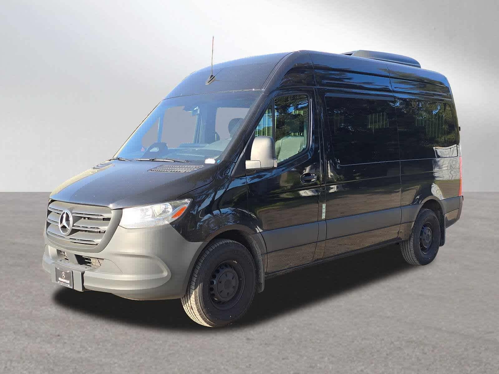 2025 Mercedes-Benz Sprinter Passenger Van 2500 Standard Roof I4 Diesel HO 144 RWD
