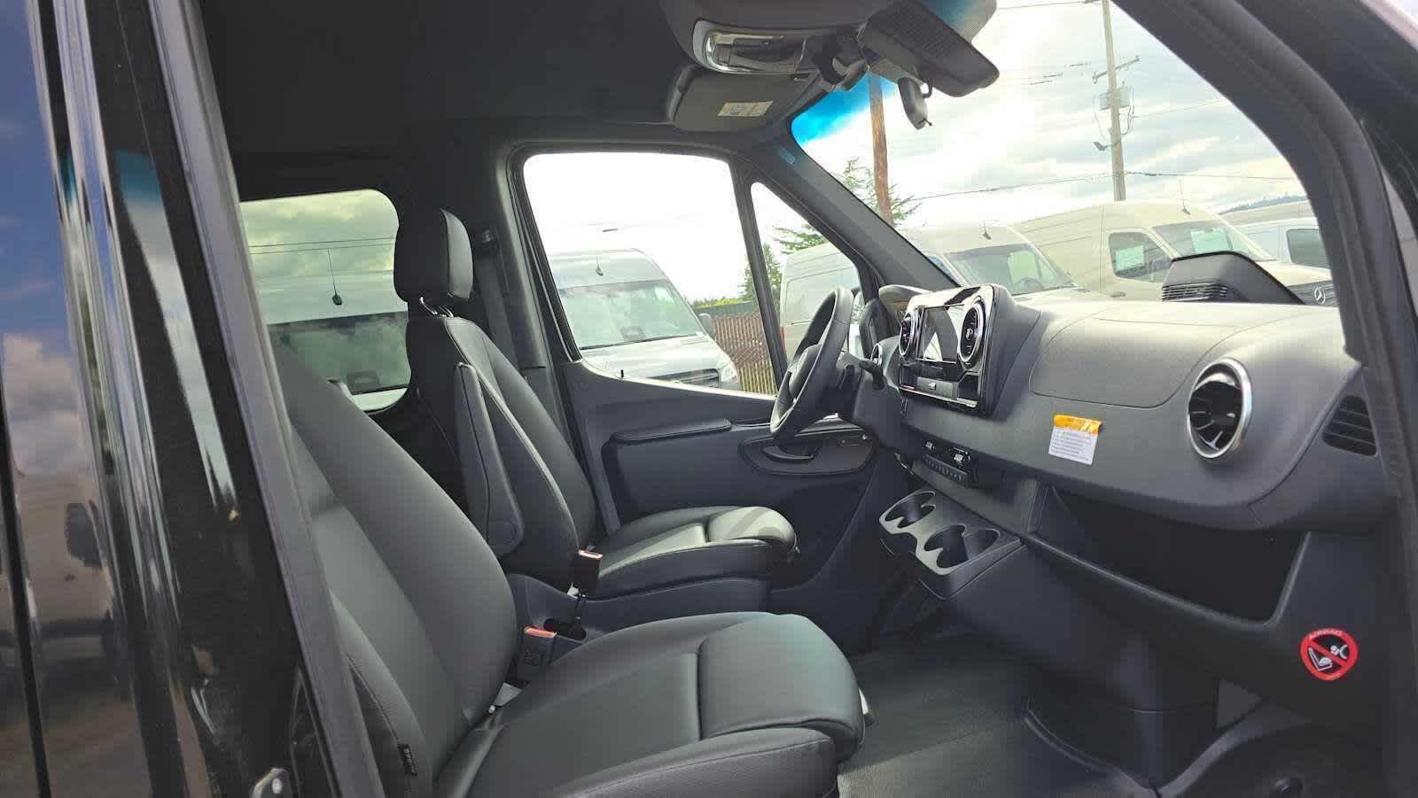 2025 Mercedes-Benz Sprinter Passenger Van 2500 Standard Roof I4 Diesel HO 144 RWD