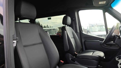 2025 Mercedes-Benz Sprinter Passenger Van 2500 Standard Roof I4 Diesel HO 144 RWD