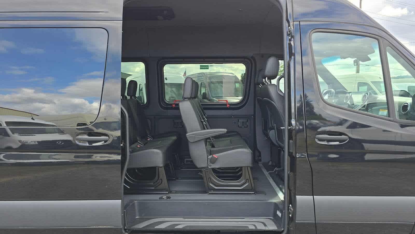 2025 Mercedes-Benz Sprinter Passenger Van 2500 Standard Roof I4 Diesel HO 144 RWD