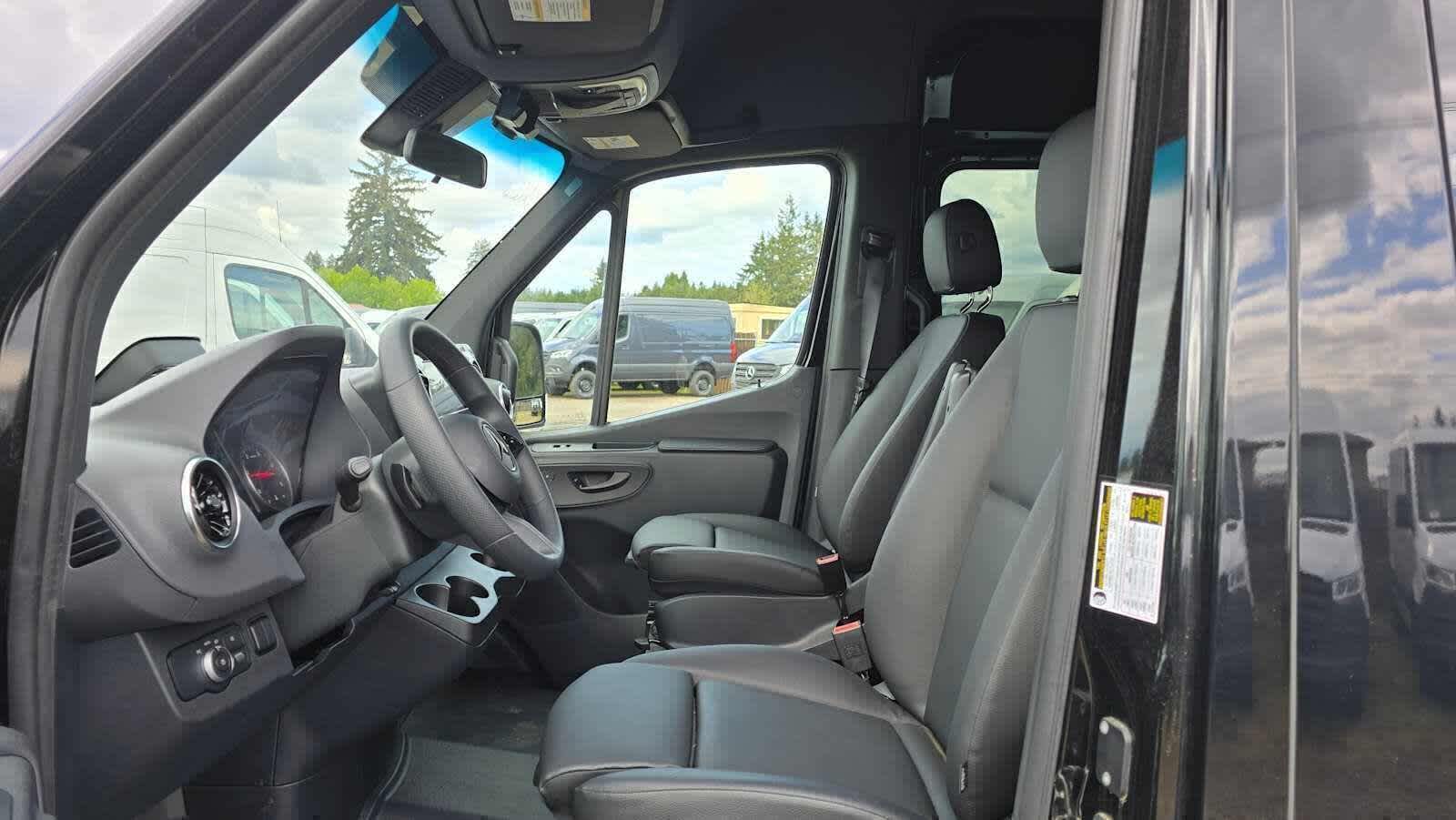 2025 Mercedes-Benz Sprinter Passenger Van 2500 Standard Roof I4 Diesel HO 144 RWD