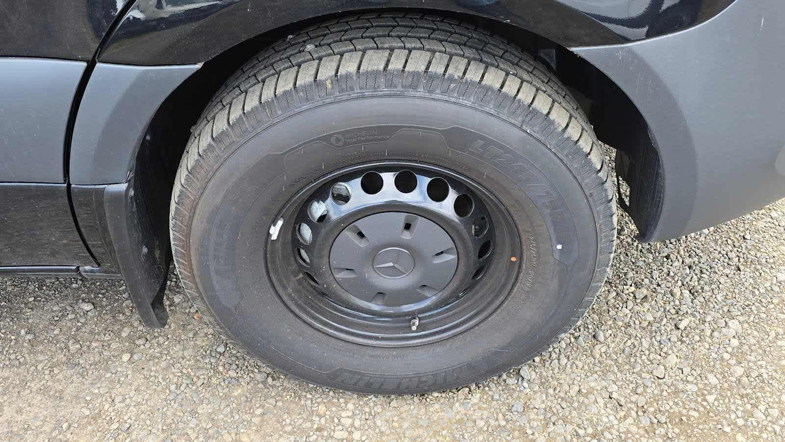 2025 Mercedes-Benz Sprinter Passenger Van 2500 Standard Roof I4 Diesel HO 144 RWD