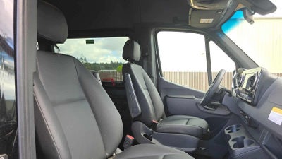 2025 Mercedes-Benz Sprinter Passenger Van 2500 Standard Roof I4 Diesel HO 144 RWD