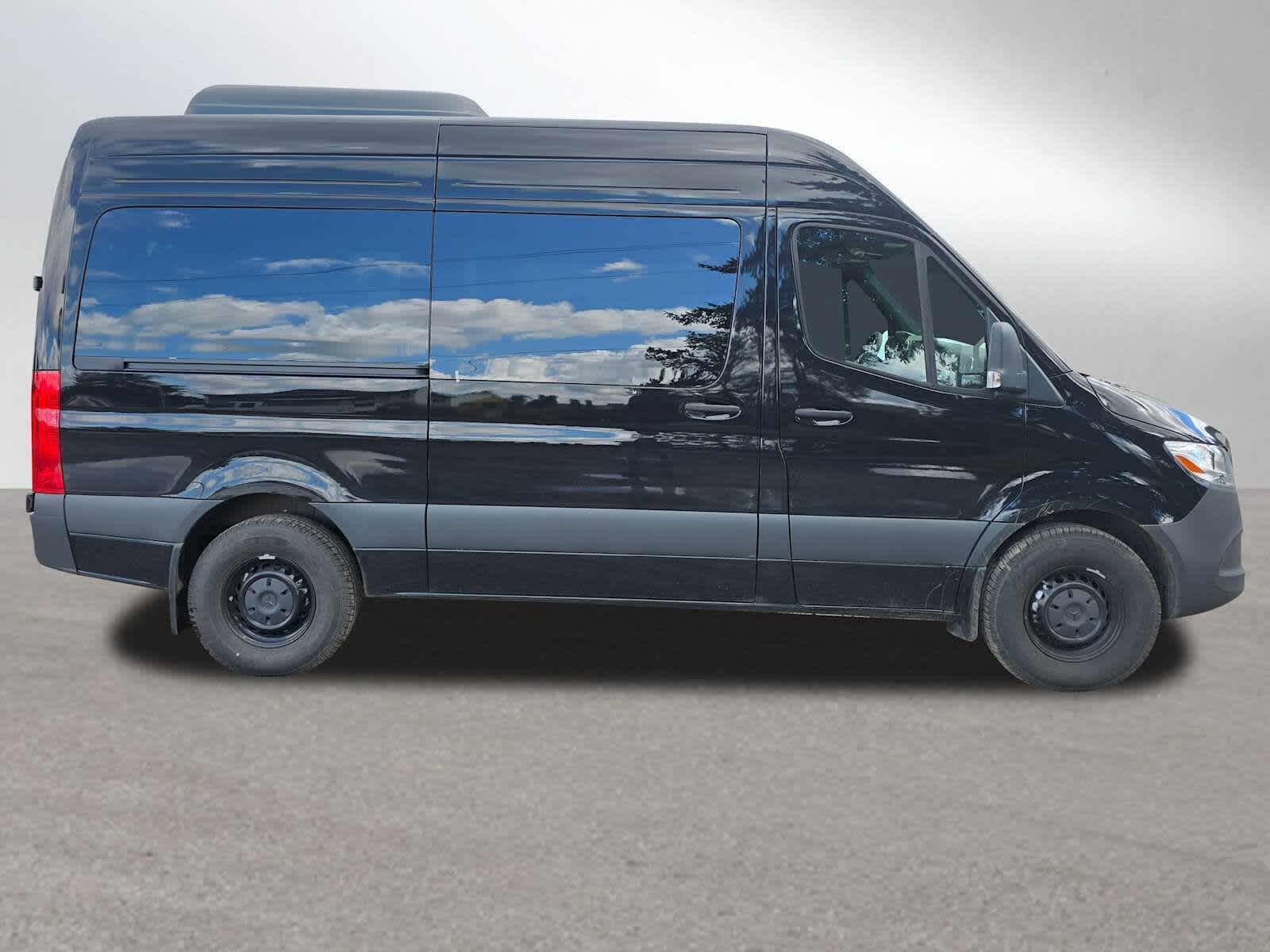 2025 Mercedes-Benz Sprinter Passenger Van 2500 Standard Roof I4 Diesel HO 144 RWD