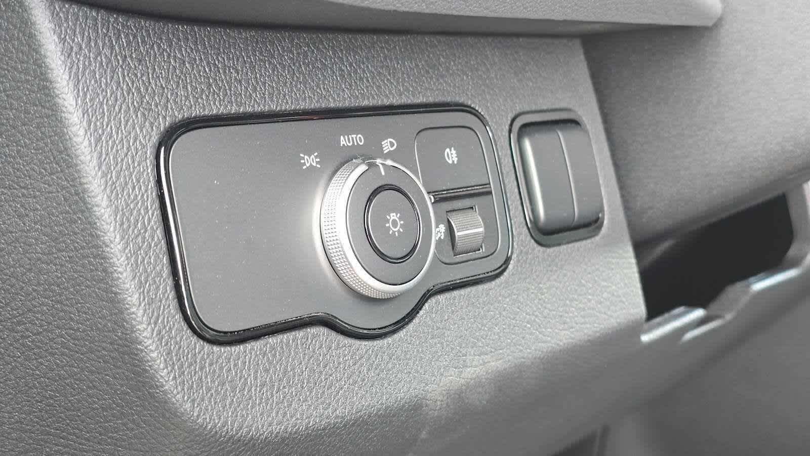 2025 Mercedes-Benz Sprinter Passenger Van 2500 Standard Roof I4 Diesel HO 144 RWD