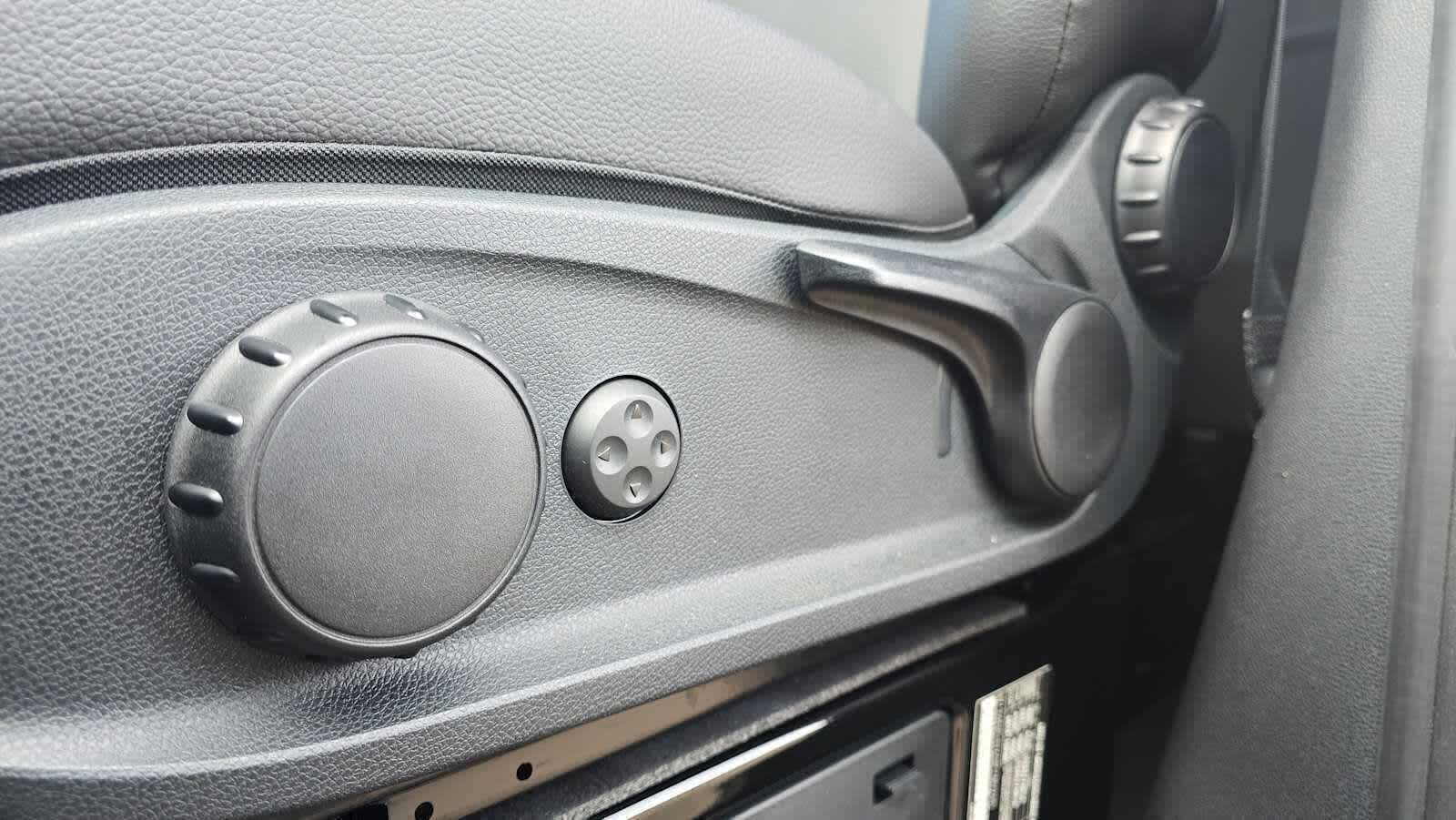 2025 Mercedes-Benz Sprinter Passenger Van 2500 Standard Roof I4 Diesel HO 144 RWD