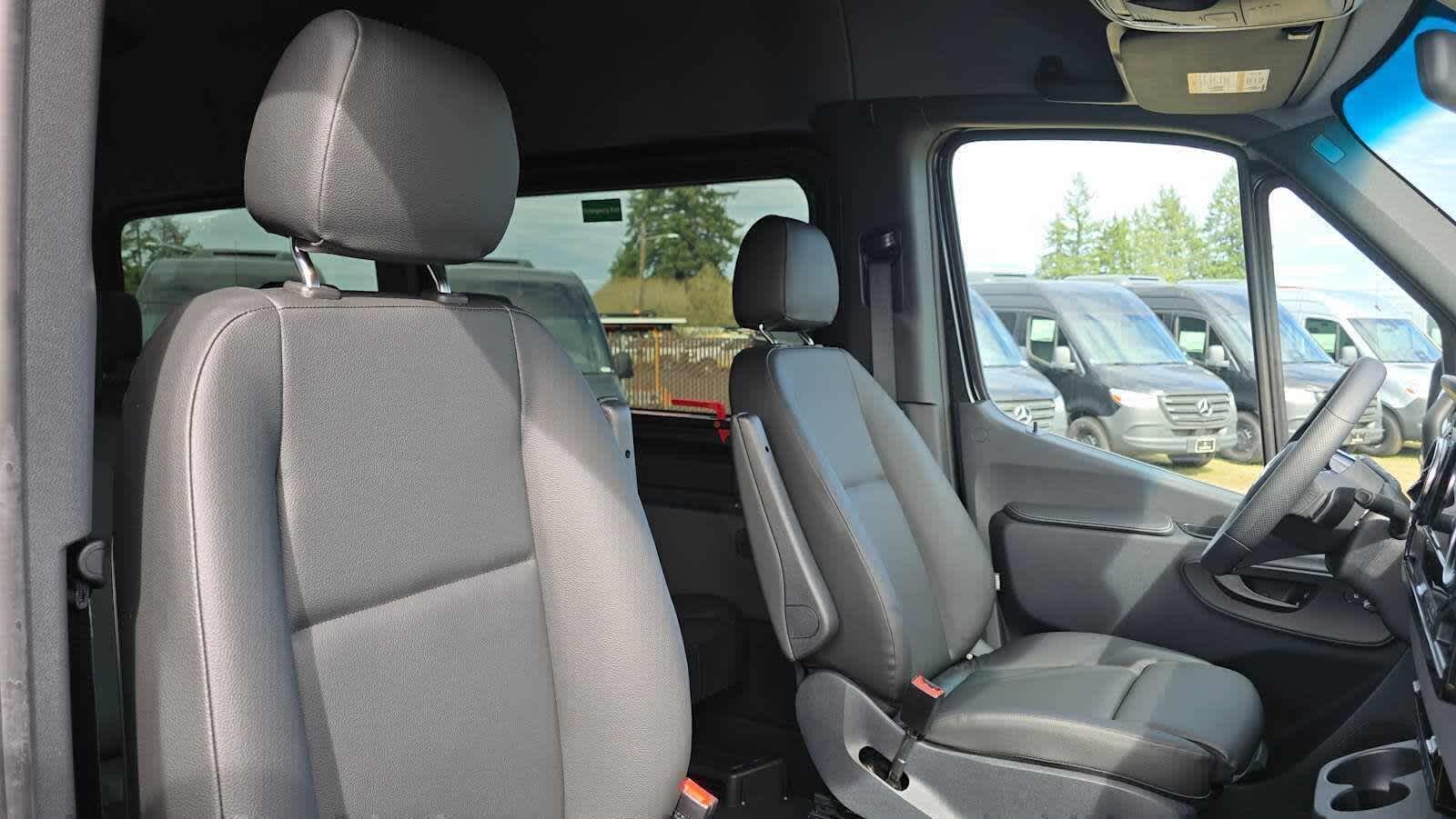 2025 Mercedes-Benz Sprinter Passenger Van 2500 Standard Roof I4 Diesel HO 144 RWD