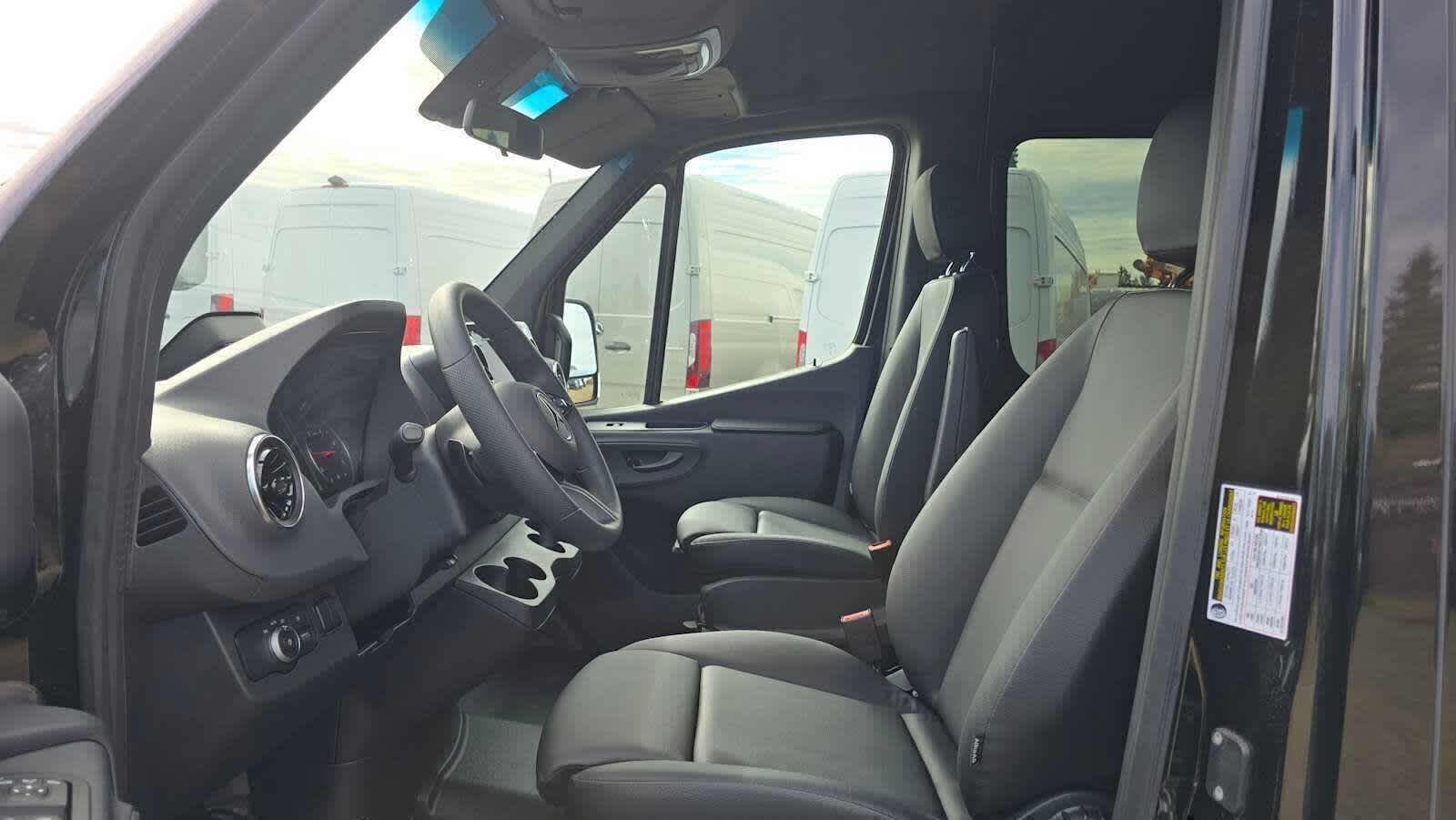 2025 Mercedes-Benz Sprinter Passenger Van 2500 Standard Roof I4 Diesel HO 144 RWD