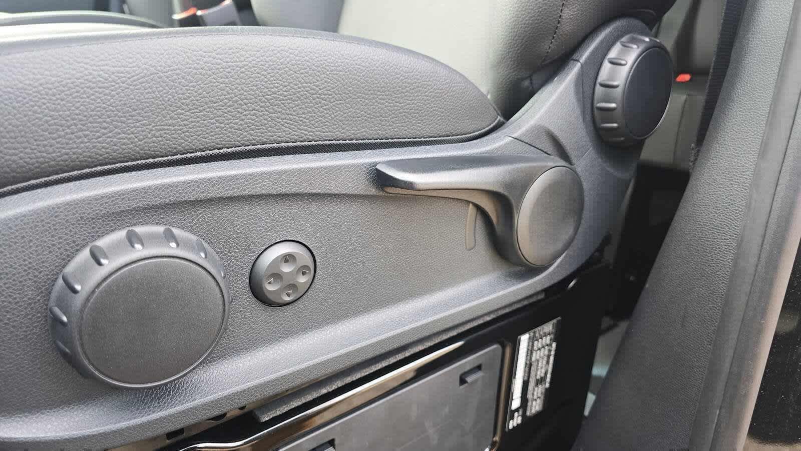 2025 Mercedes-Benz Sprinter Passenger Van 2500 Standard Roof I4 Diesel HO 144 RWD