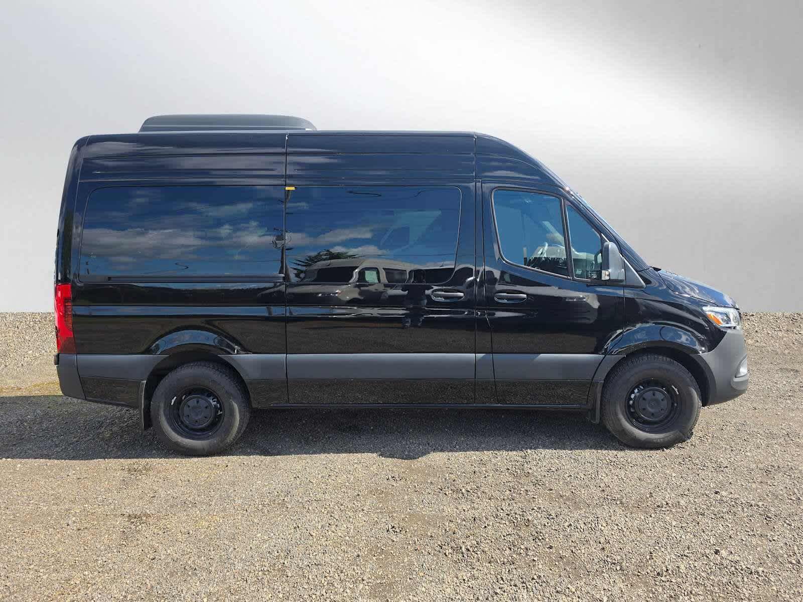 2025 Mercedes-Benz Sprinter Passenger Van 2500 Standard Roof I4 Diesel HO 144 RWD
