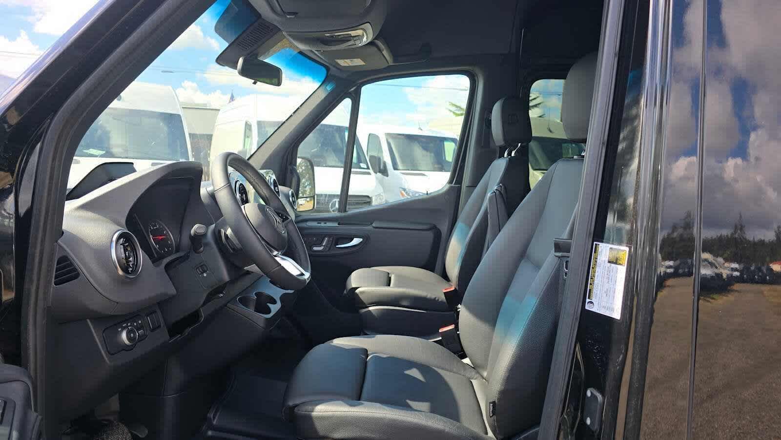2025 Mercedes-Benz Sprinter Passenger Van 2500 Standard Roof I4 Diesel HO 144 RWD