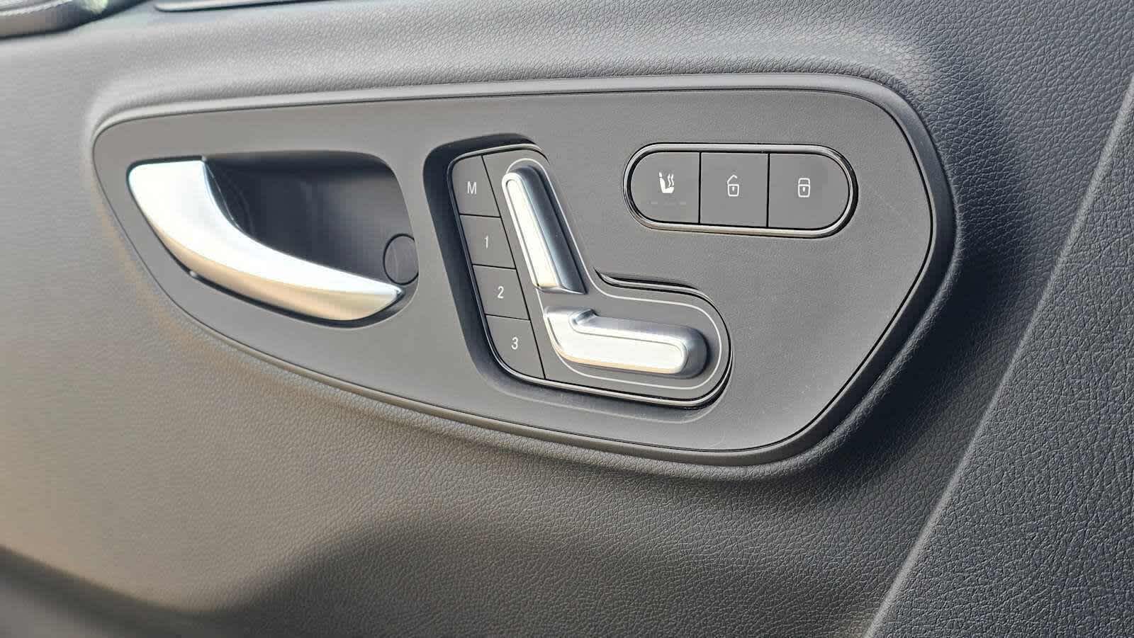 2025 Mercedes-Benz Sprinter Passenger Van 2500 Standard Roof I4 Diesel HO 144 RWD