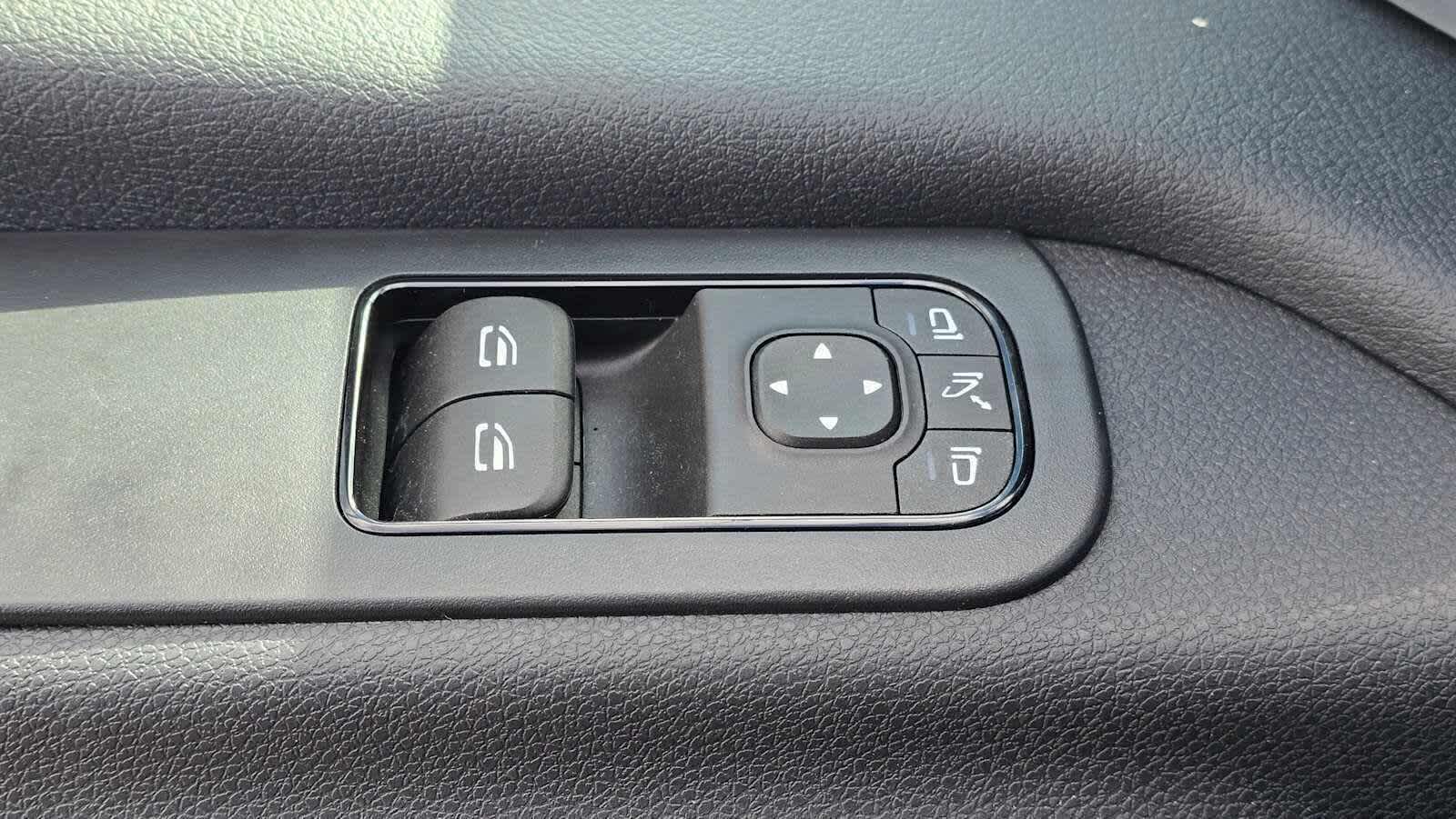 2025 Mercedes-Benz Sprinter Passenger Van 2500 Standard Roof I4 Diesel HO 144 RWD