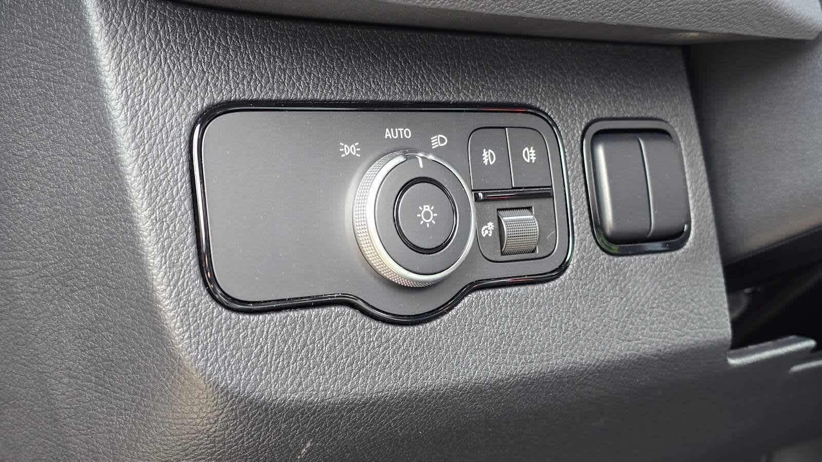 2025 Mercedes-Benz Sprinter Passenger Van 2500 Standard Roof I4 Diesel HO 144 RWD