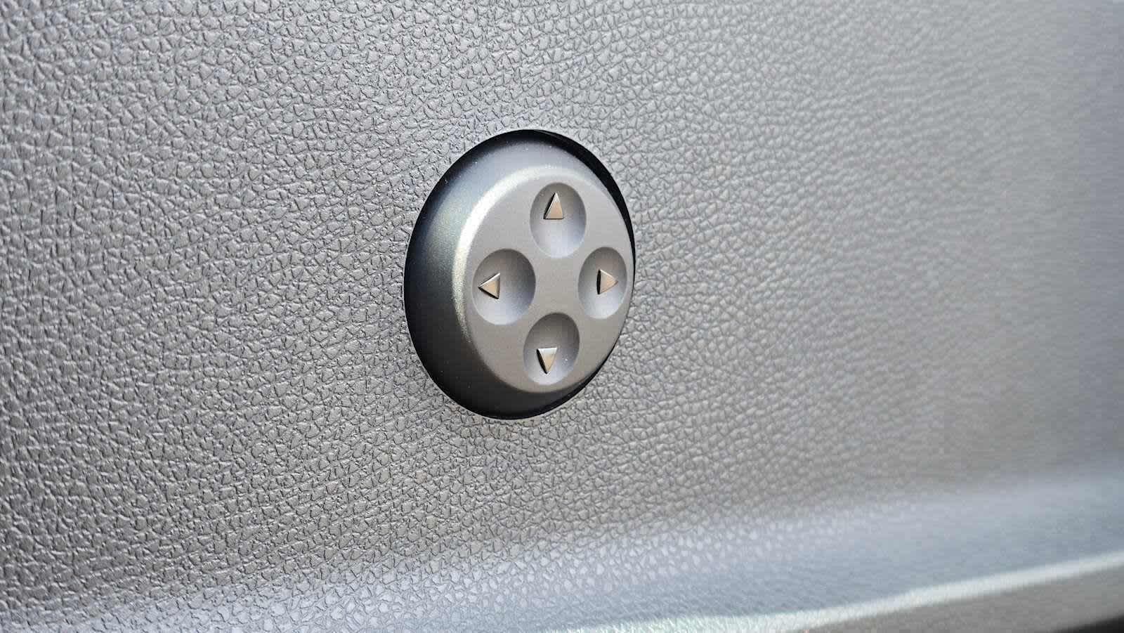 2025 Mercedes-Benz Sprinter Passenger Van 2500 Standard Roof I4 Diesel HO 144 RWD