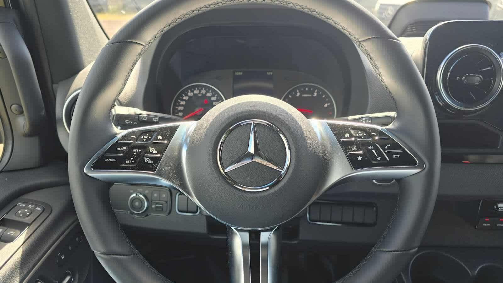 2025 Mercedes-Benz Sprinter Passenger Van 2500 Standard Roof I4 Diesel HO 144 RWD