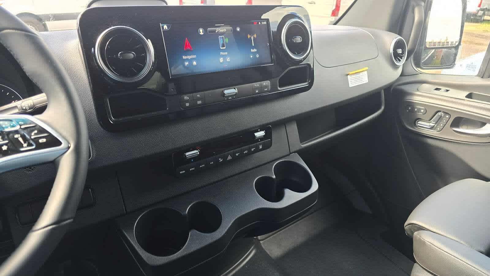 2025 Mercedes-Benz Sprinter Passenger Van 2500 Standard Roof I4 Diesel HO 144 RWD