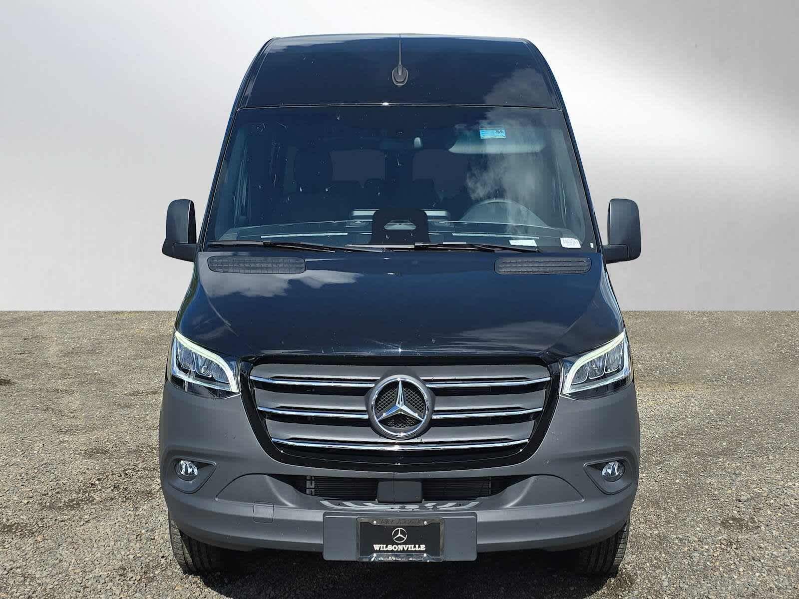 2025 Mercedes-Benz Sprinter Passenger Van 2500 Standard Roof I4 Diesel HO 144 RWD