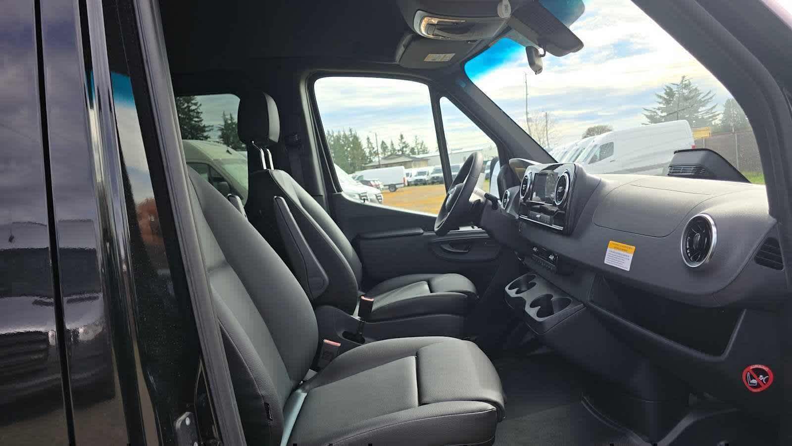 2025 Mercedes-Benz Sprinter Passenger Van 2500 Standard Roof I4 Diesel HO 144 RWD