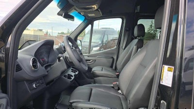 2025 Mercedes-Benz Sprinter Passenger Van 2500 Standard Roof I4 Diesel HO 144 RWD