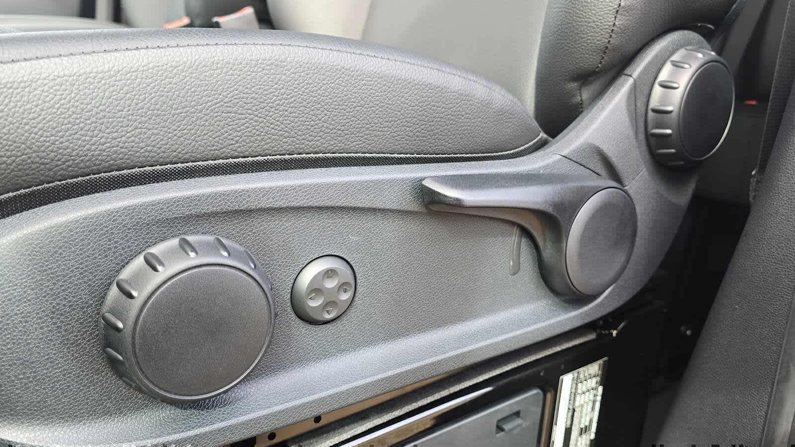 2025 Mercedes-Benz Sprinter Passenger Van 2500 Standard Roof I4 Diesel HO 144 RWD