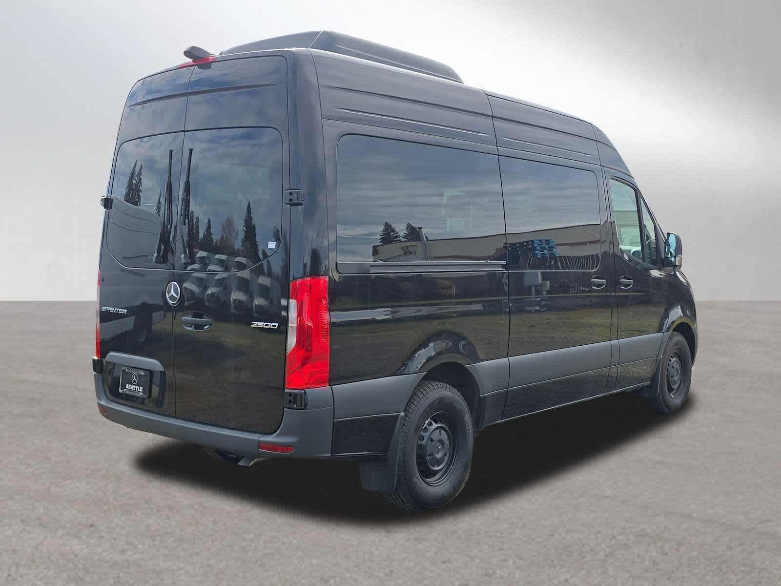 2025 Mercedes-Benz Sprinter Passenger Van 2500 Standard Roof I4 Diesel HO 144 RWD