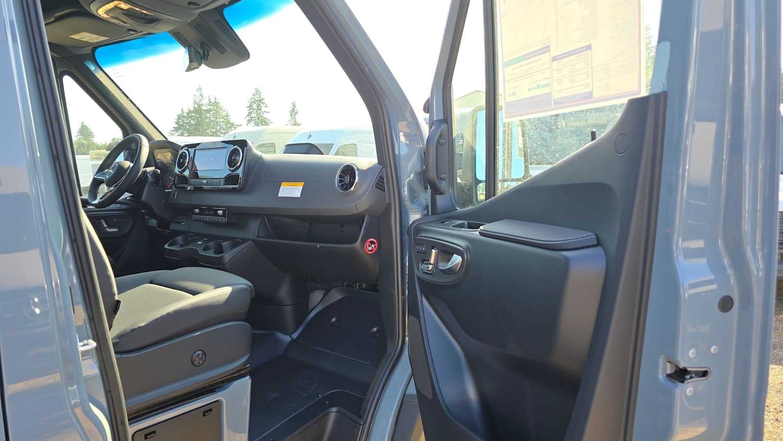 2026 Mercedes-Benz Sprinter Passenger Van 2500 Standard Roof I4 Diesel HO 144 AWD