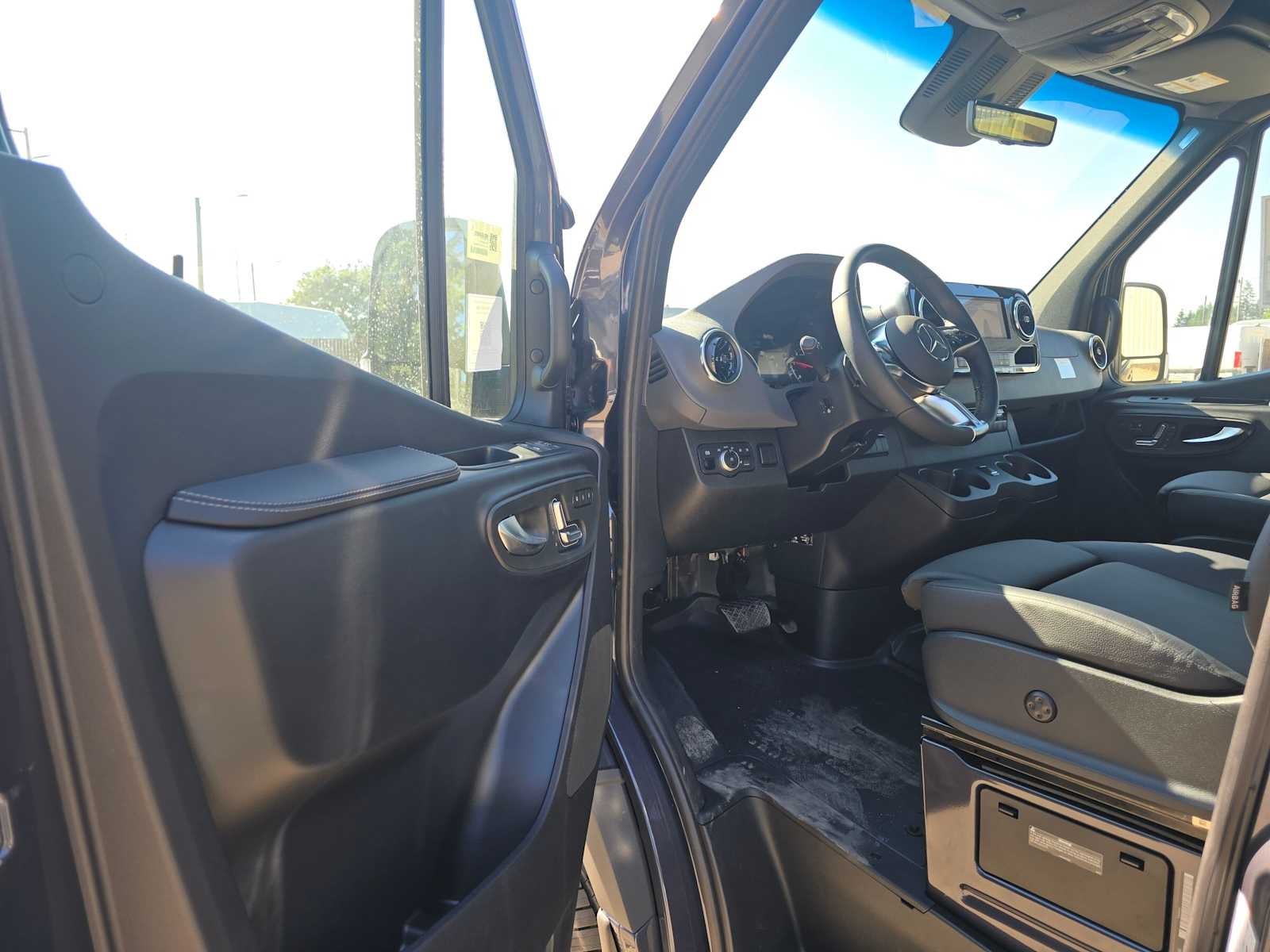 2026 Mercedes-Benz Sprinter Passenger Van 2500 Standard Roof I4 Diesel HO 144 AWD