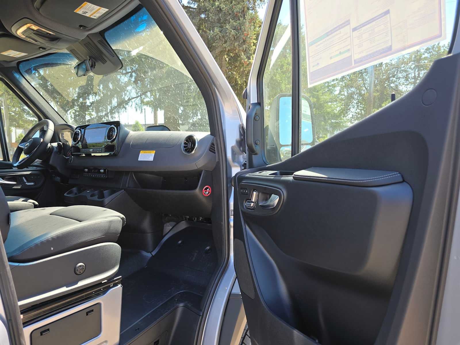 2026 Mercedes-Benz Sprinter Passenger 2500 Standard Roof I4 Diesel HO 144 AWD