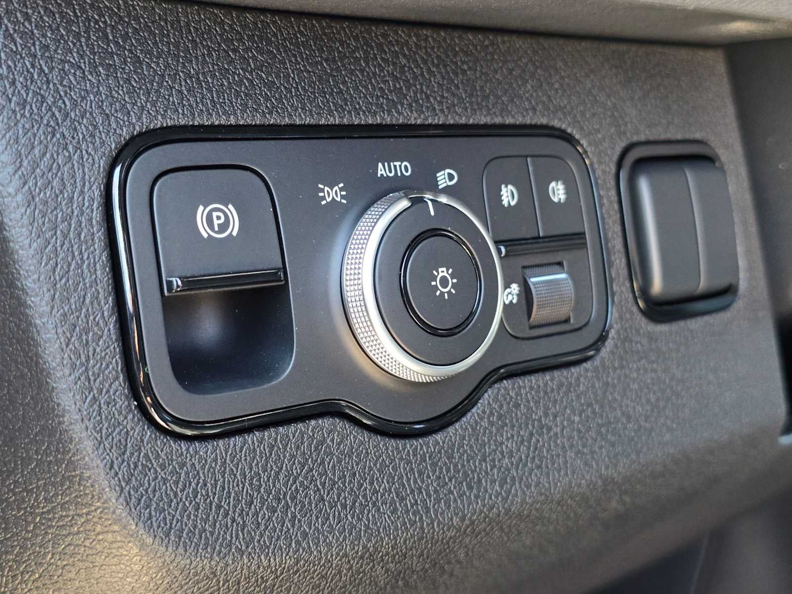 2026 Mercedes-Benz Sprinter Passenger 2500 Standard Roof I4 Diesel HO 144 AWD